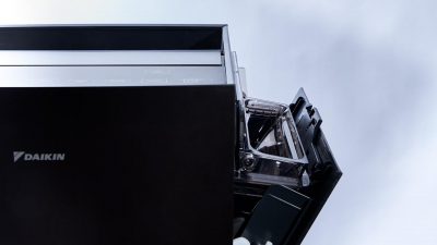 Daikin Air Purifier with Streamer Technology MCK70ZBFH - Image 4